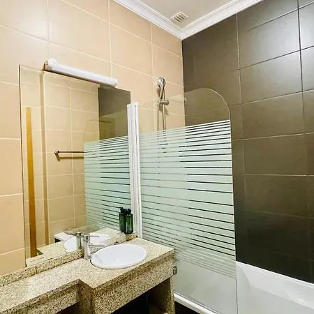 Oura Oasis D - Shared Pool - 4 Guests - 阿尔布费拉
